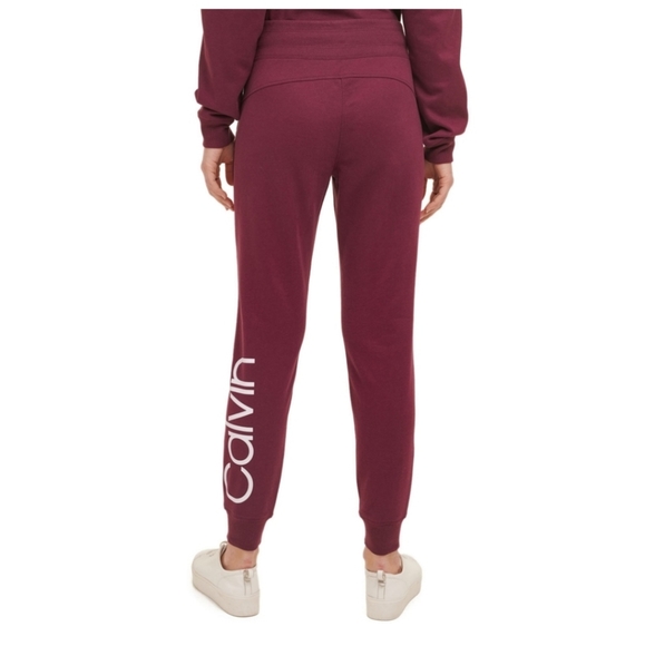 Calvin Klein logo Sweatshirt and jogger set - Picture 7 of 7